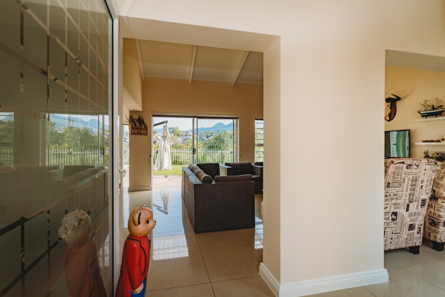 3 Bedroom Property for Sale in Dormehls Drift Western Cape